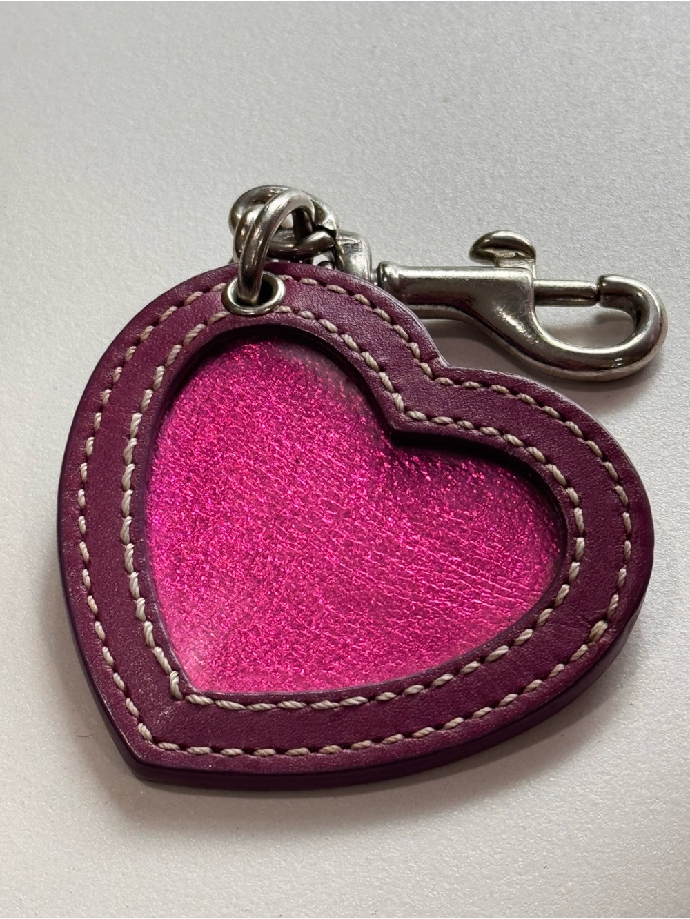 Coach Photo Frame Magenta & Purple Heart Keychain Charm Y2K - Picture 4 of 6